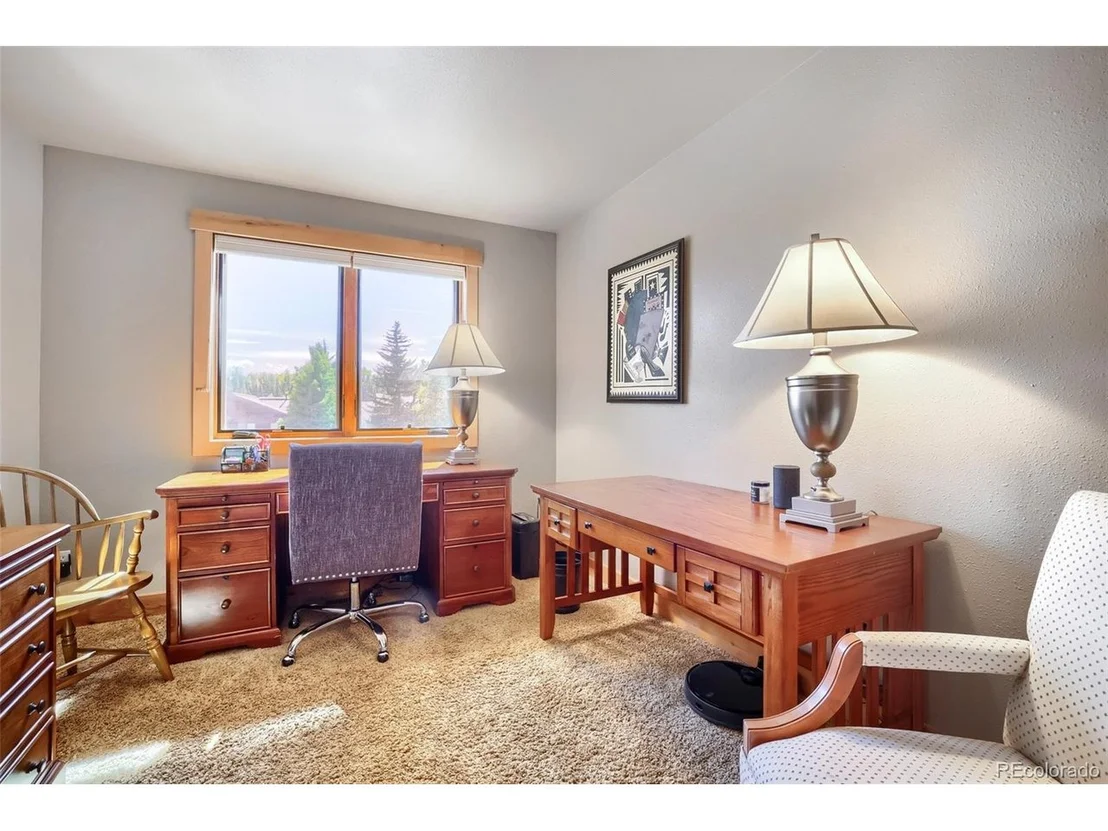 Photo of 460 W Coyote Dr