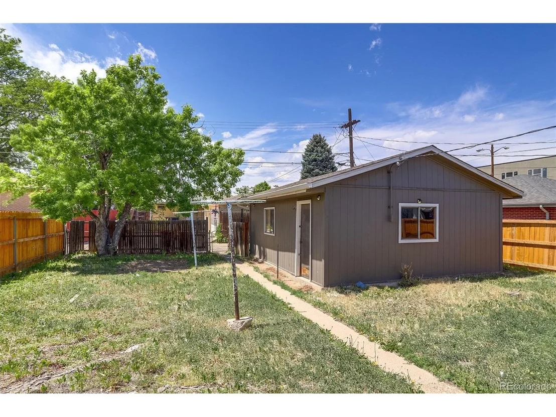 Photo of 3685 Jasmine St