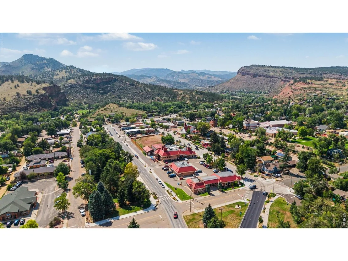 Photo of 259 Riverside Dr