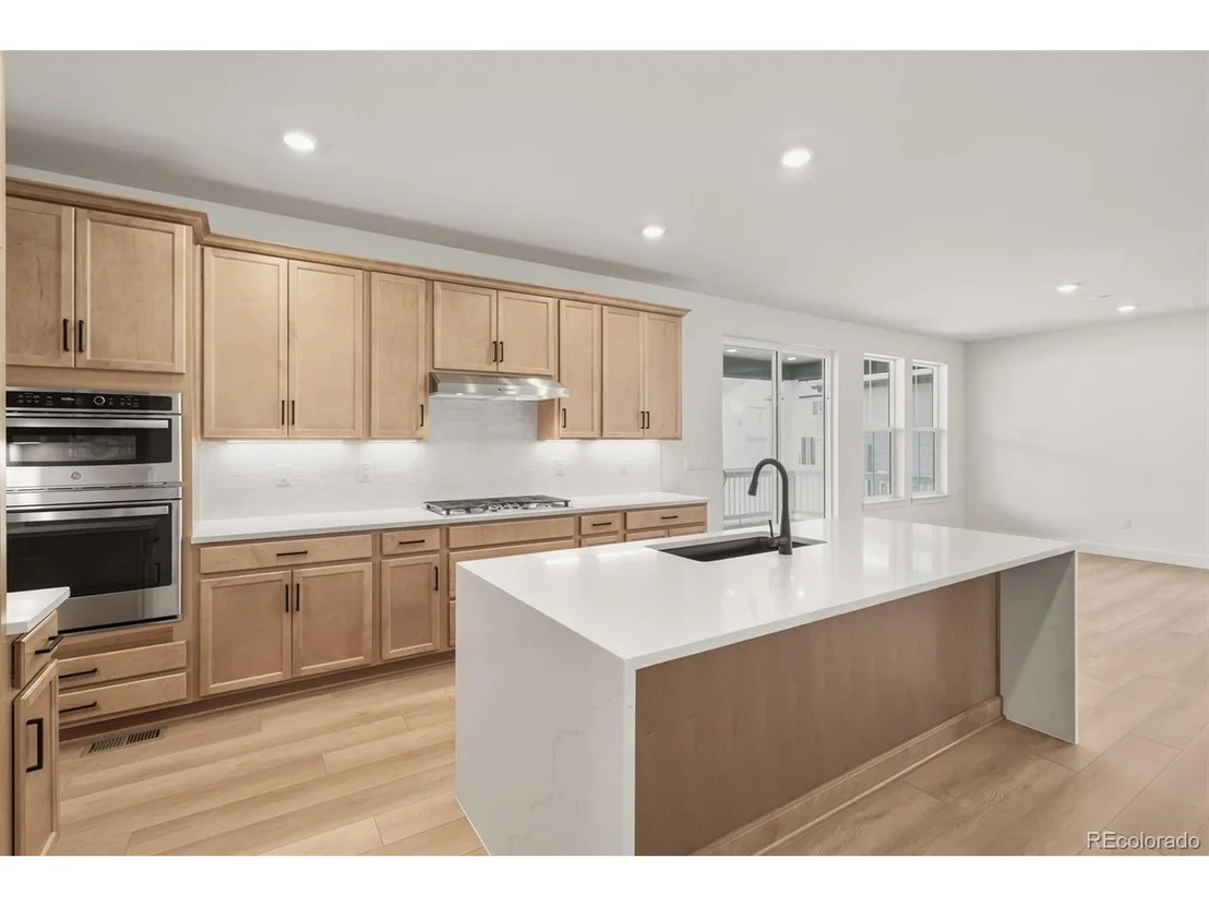 Photo of 1597 Bloom St