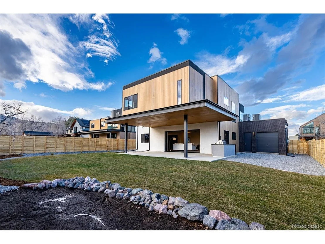 Photo of 2126 Vine Ave