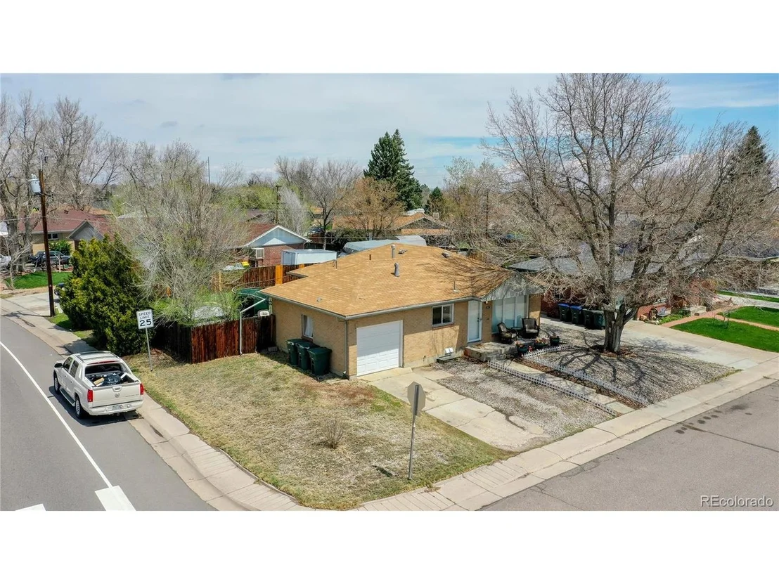 Photo of 423 Leonard Ln