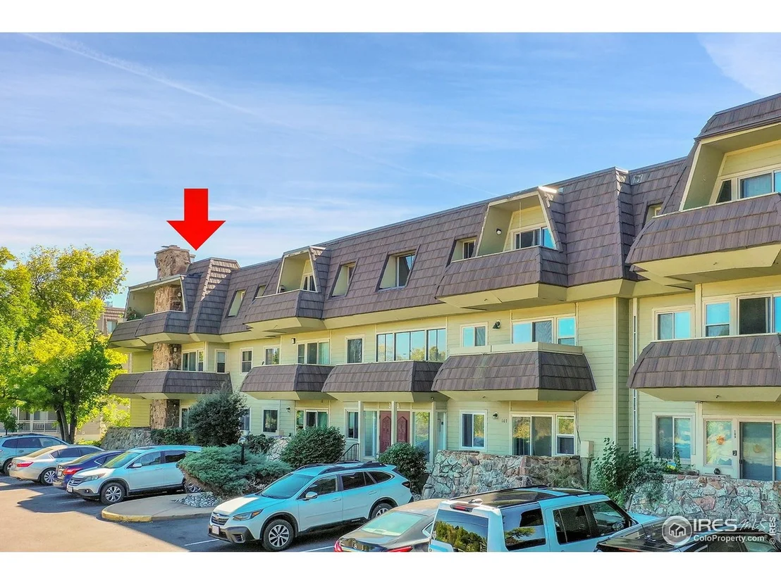 Photo of Unit 303 at 3150 Iris Ave