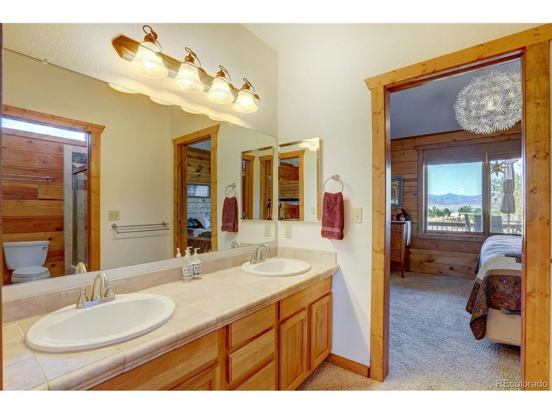 Photo of 6584 Lakeside Cir