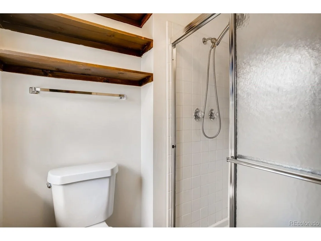 Photo of 8691 Iris St