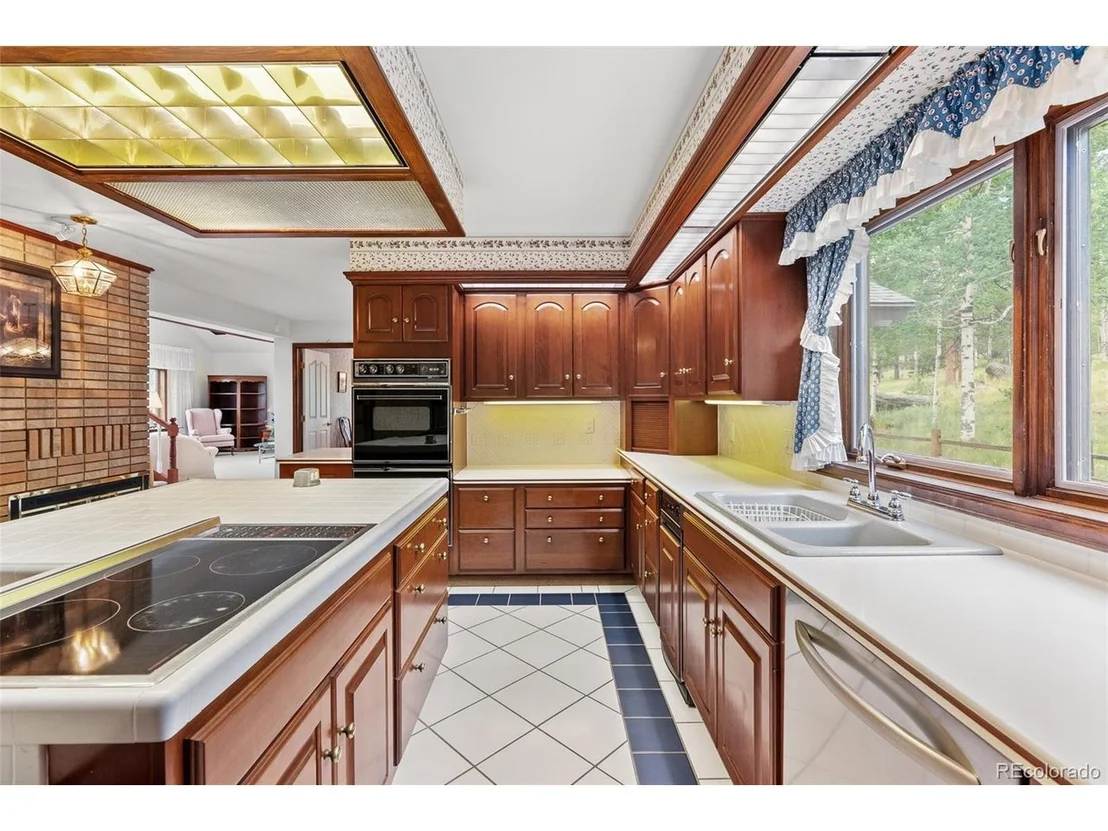 Photo of 1680 Crow Valley Rd