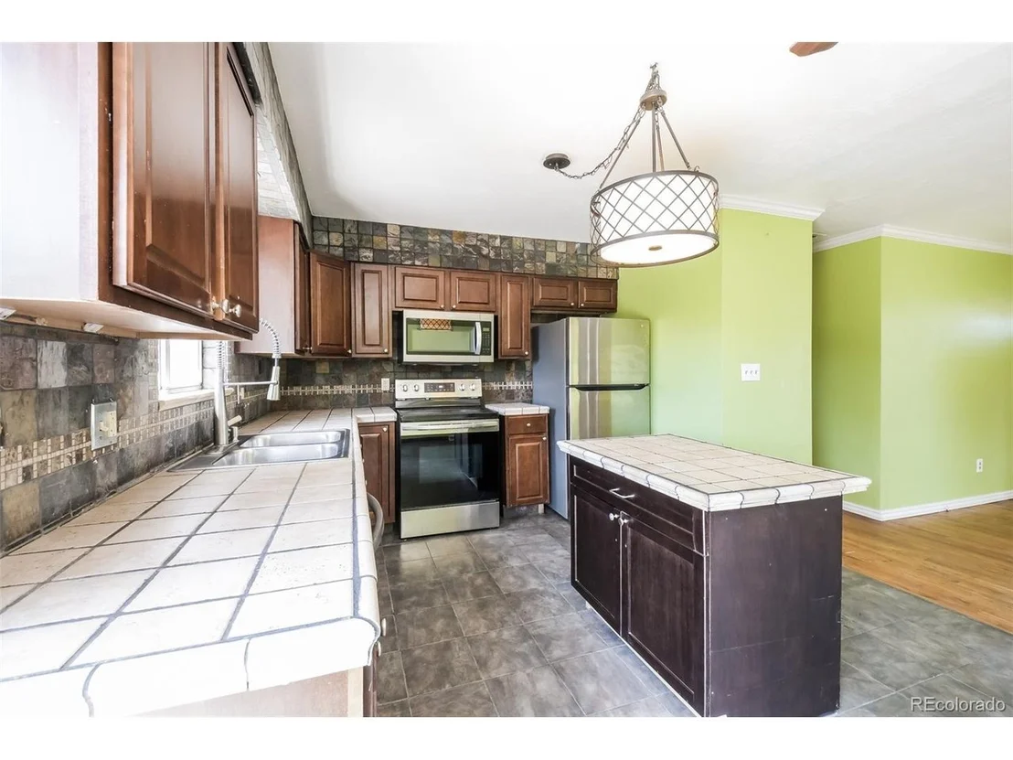 Photo of 3400 Mowry Pl