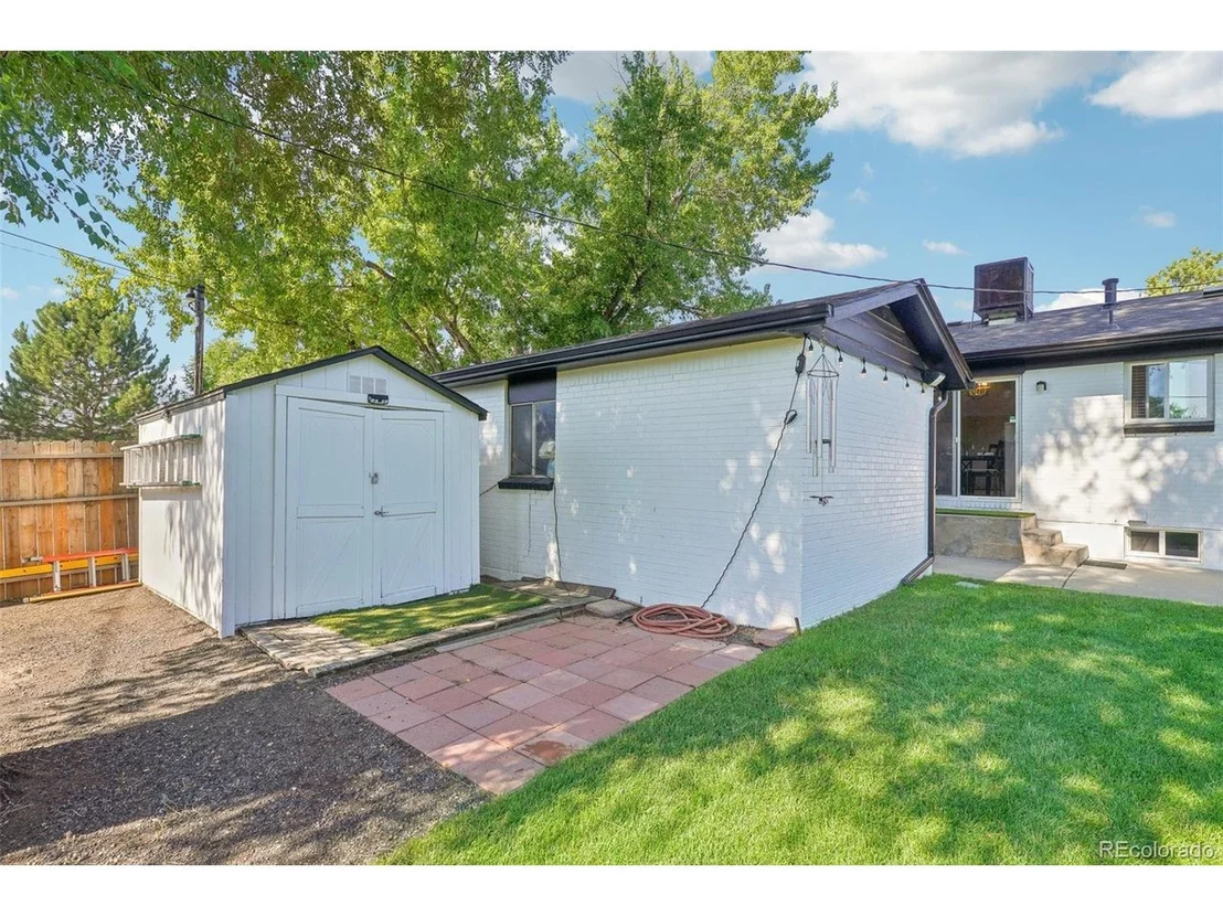 Photo of 6000 Wolff St