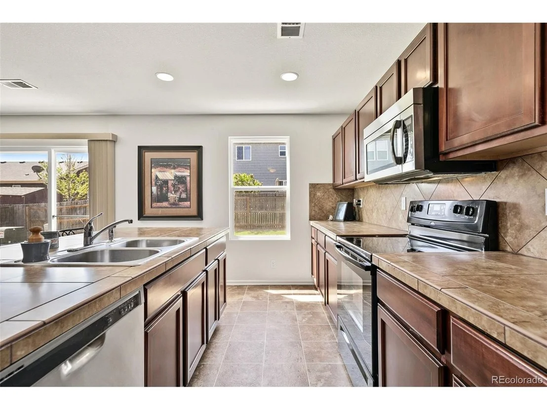 Photo of 875 Lonewolf Cir