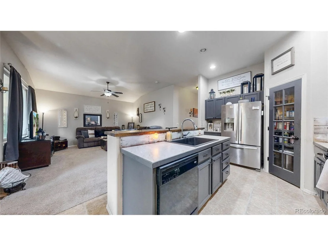 Photo of 517 Dee Rd