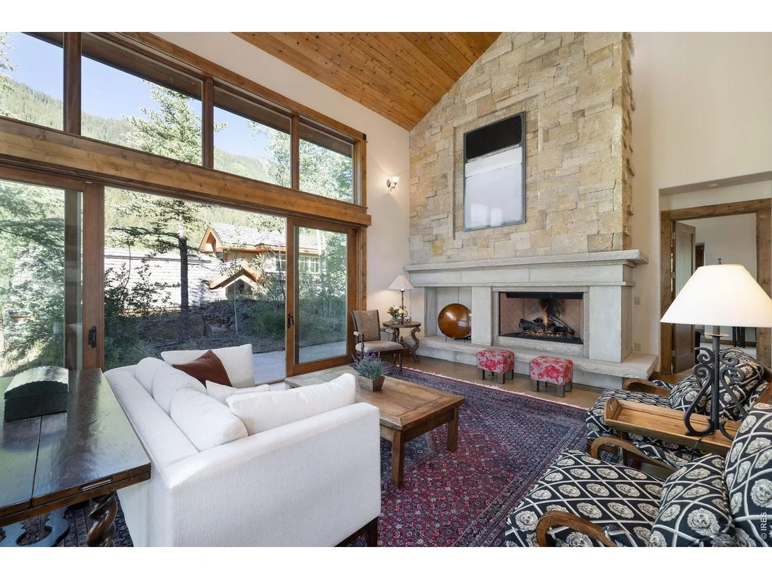 Photo of 4920 Juniper Ln