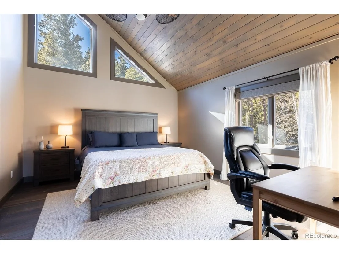 Photo of 275 Alpine Dr