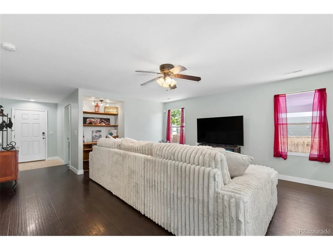 Photo of 727 Willow Dr