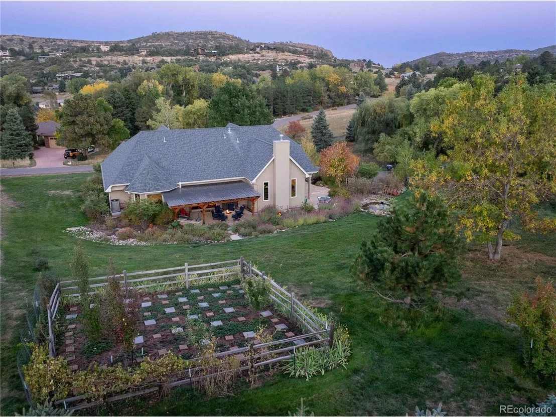 Photo of 6137 Colorow Dr