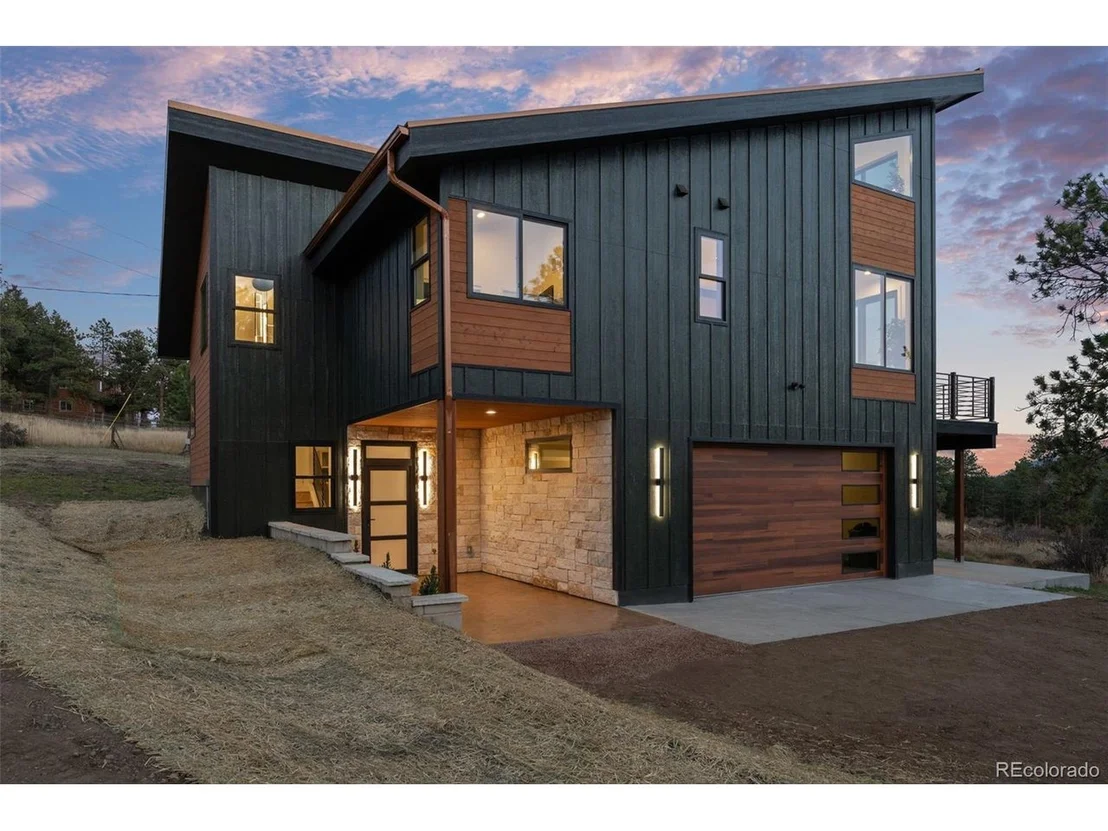 Photo of 542 Conifer Dr