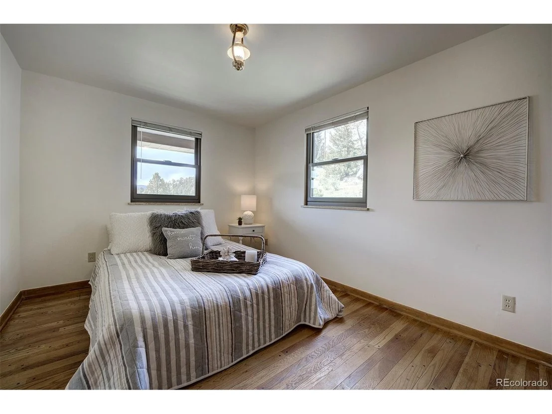 Photo of 25382 Mosier Cir