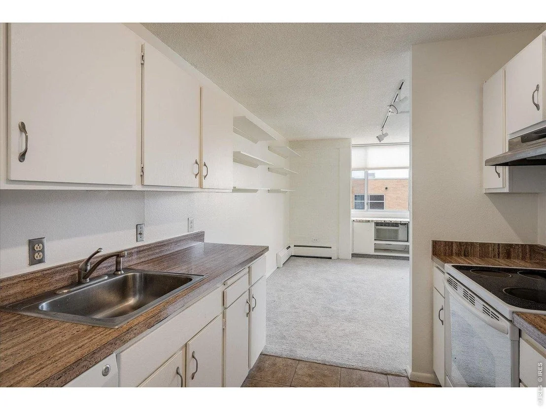 Photo of Unit 203 at 850 20th St