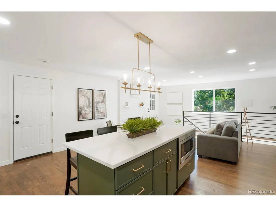 Photo of 710 Deframe St