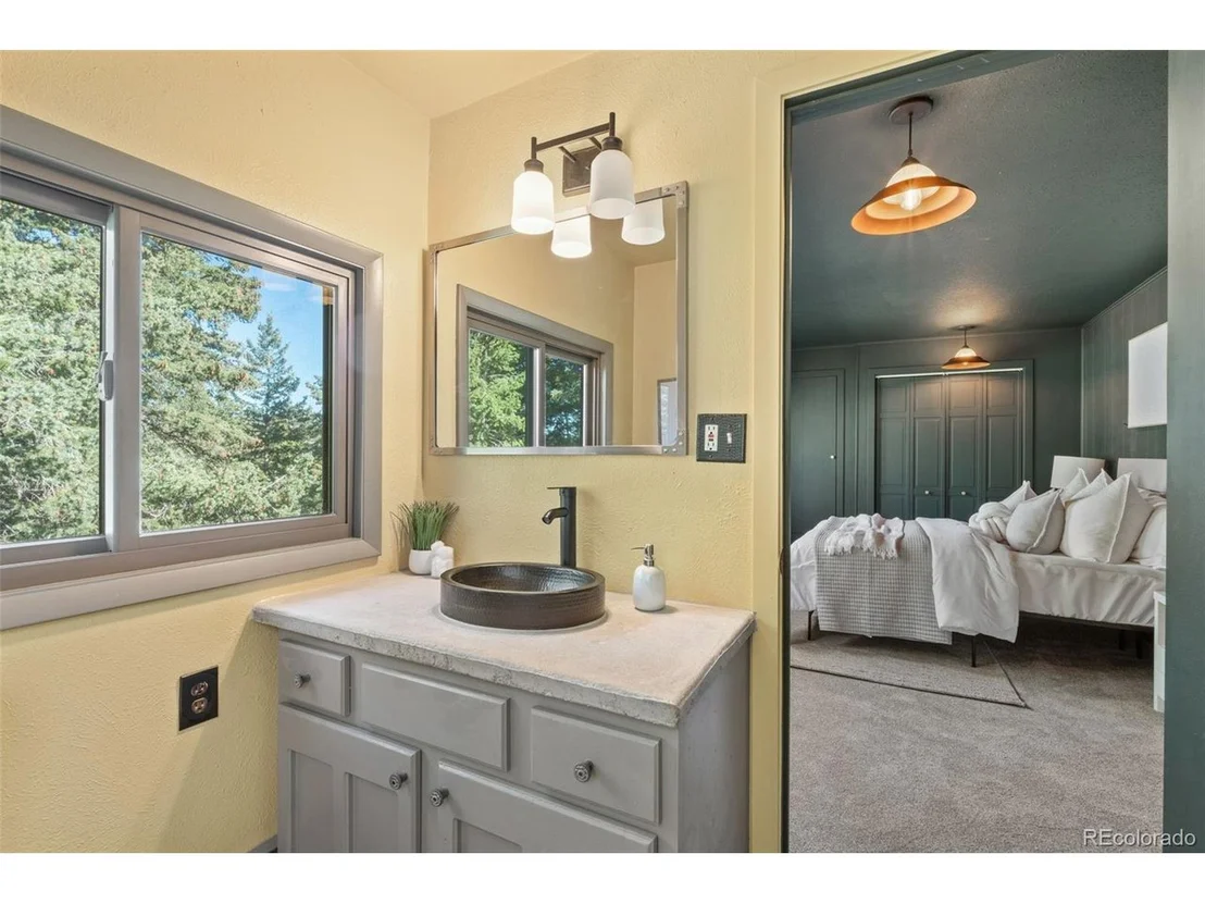 Photo of 5886 High Dr