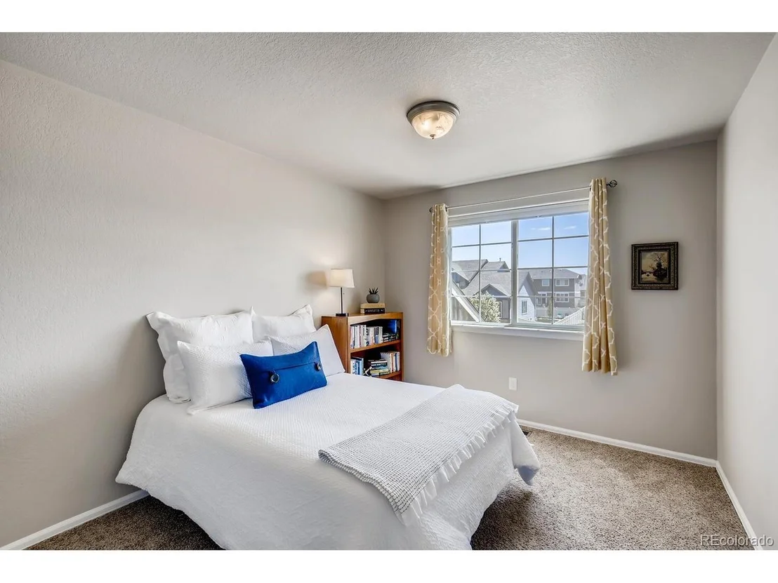 Photo of 5675 Vine Ave