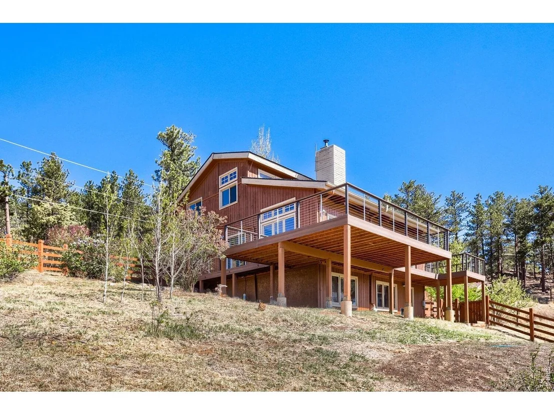 Photo of 266 Peakview Rd