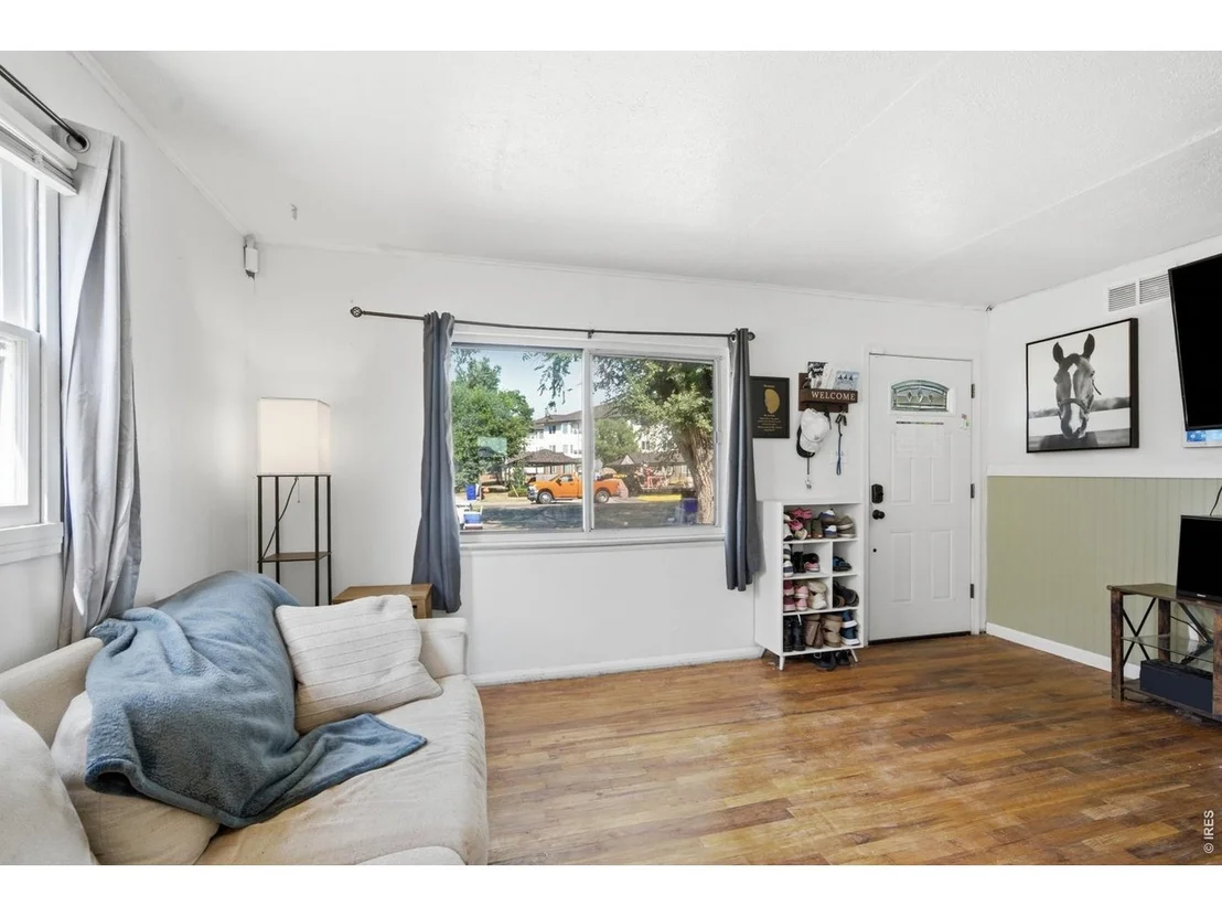 Photo of 2316 6th Ave