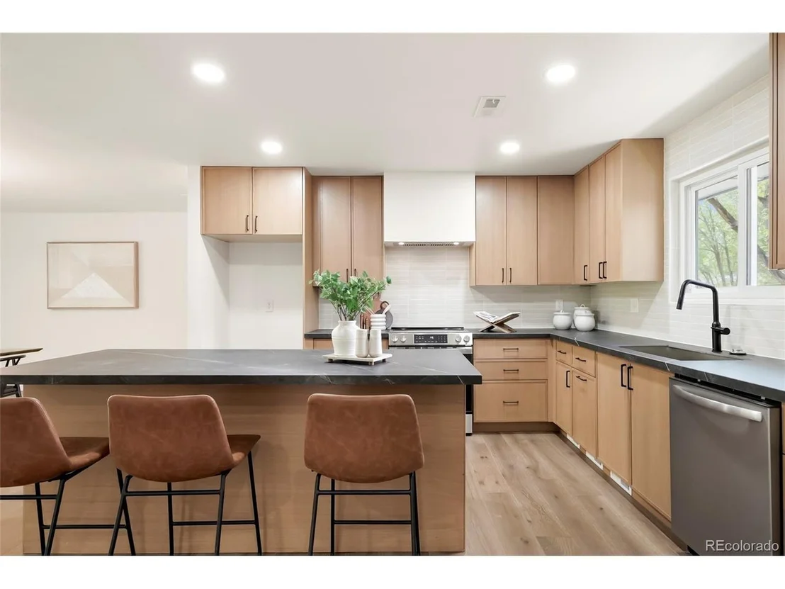Photo of 3352 Vivian Dr