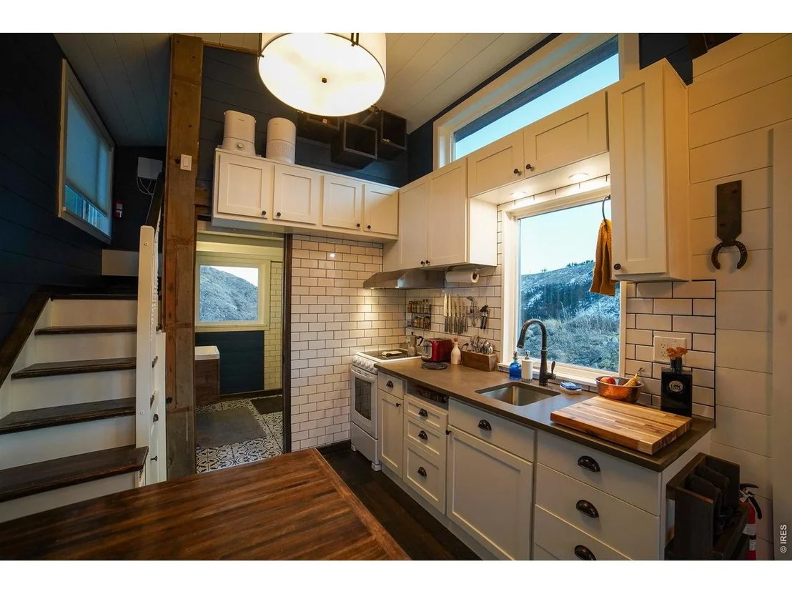 Photo of 560 Emerson Gulch Rd
