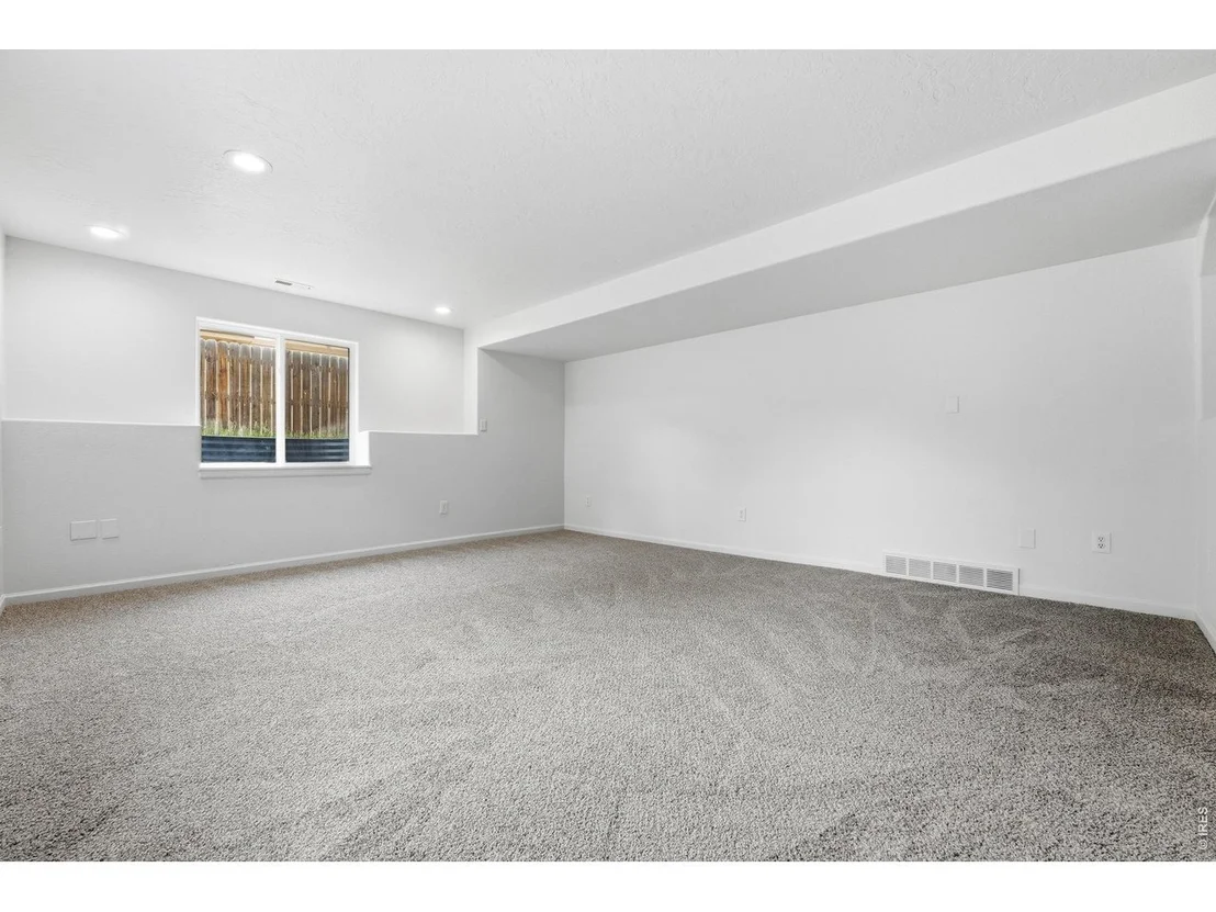 Photo of 2525 50th Ave