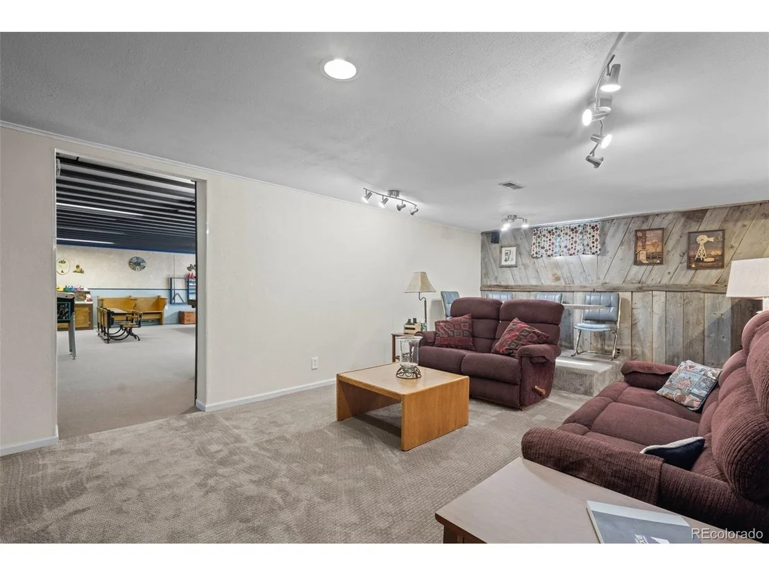 Photo of 1469 Douglas Dr