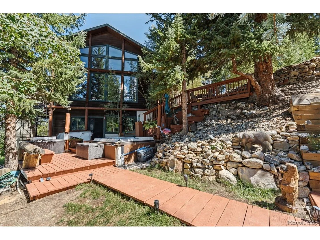 Photo of 231 Fairview Blvd