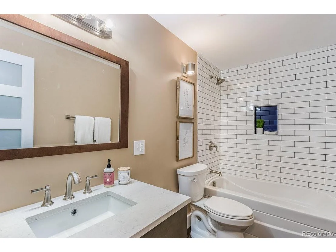 Photo of 5350 Iris St