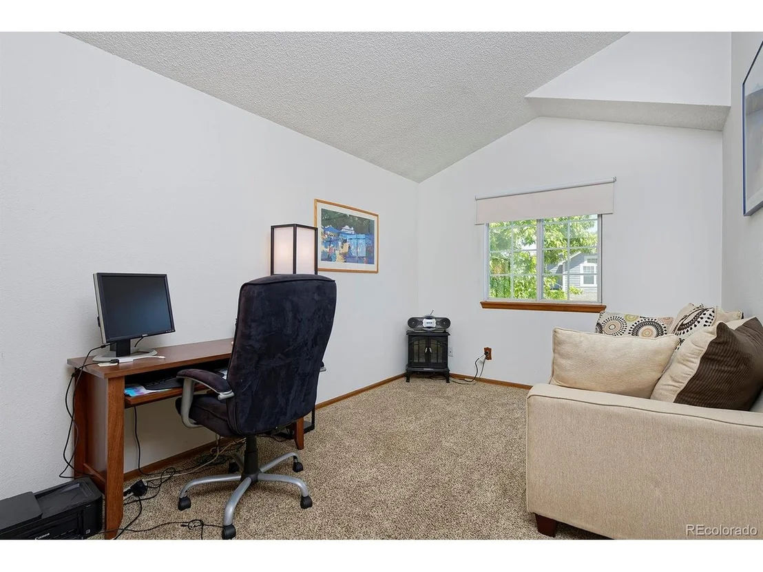 Photo of 372 Oak Ln