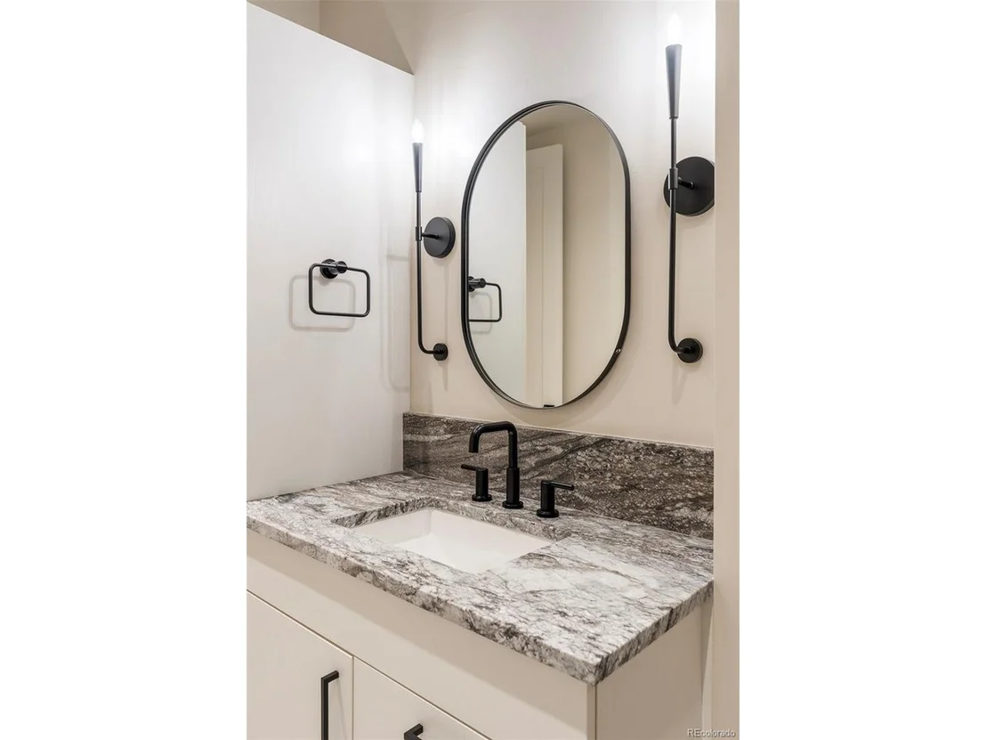 Photo of 4671 Highline Pl