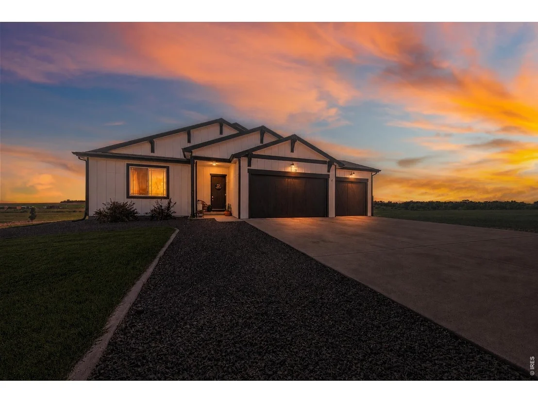 Photo of 21 Lakeview Cir