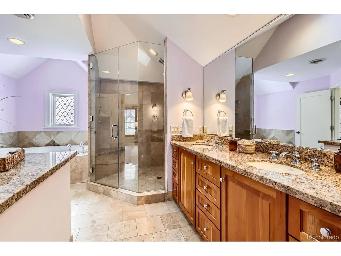 Photo of 1650 Locust St