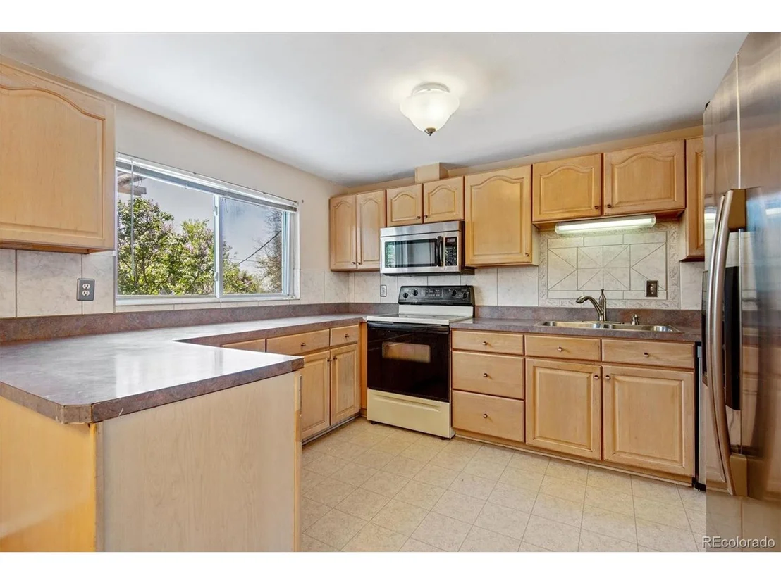 Photo of 9598 Lou Dr