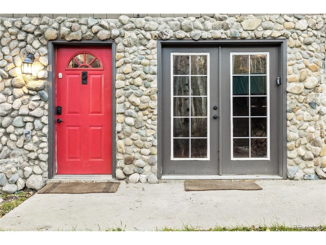 Photo of 2222 Lions Lane