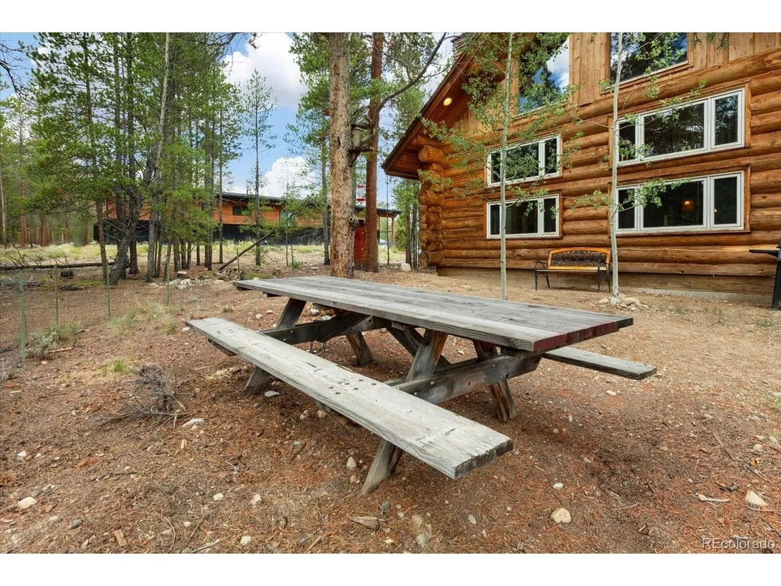 Photo of 682 Spruce Dr