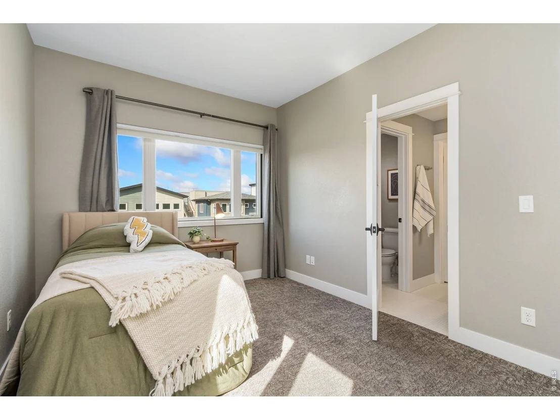 Photo of 345 Pascal St