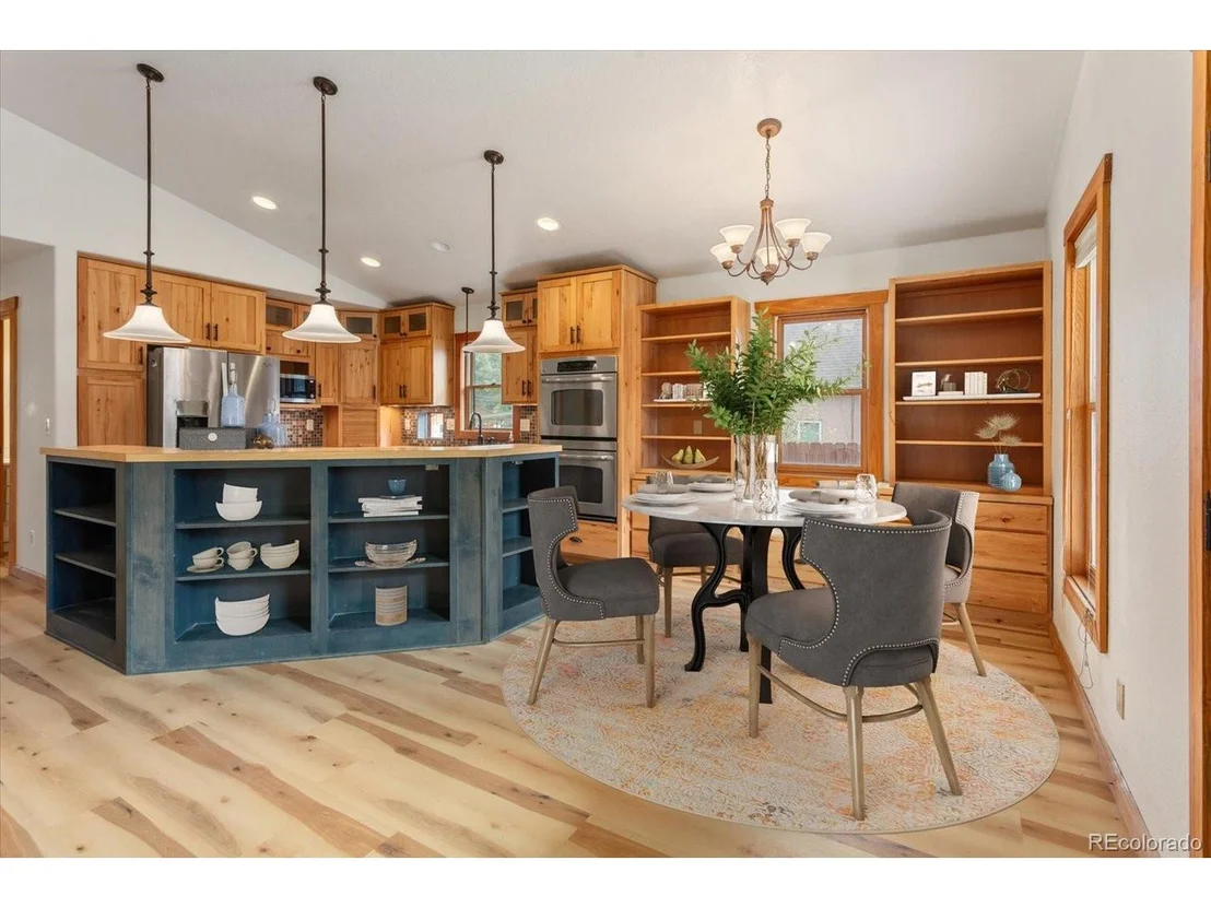 Photo of 734 W 2nd St