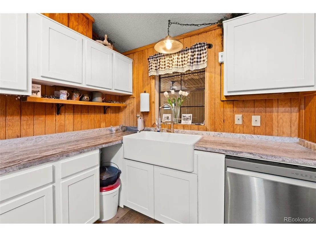 Photo of 242 Poplar Ln