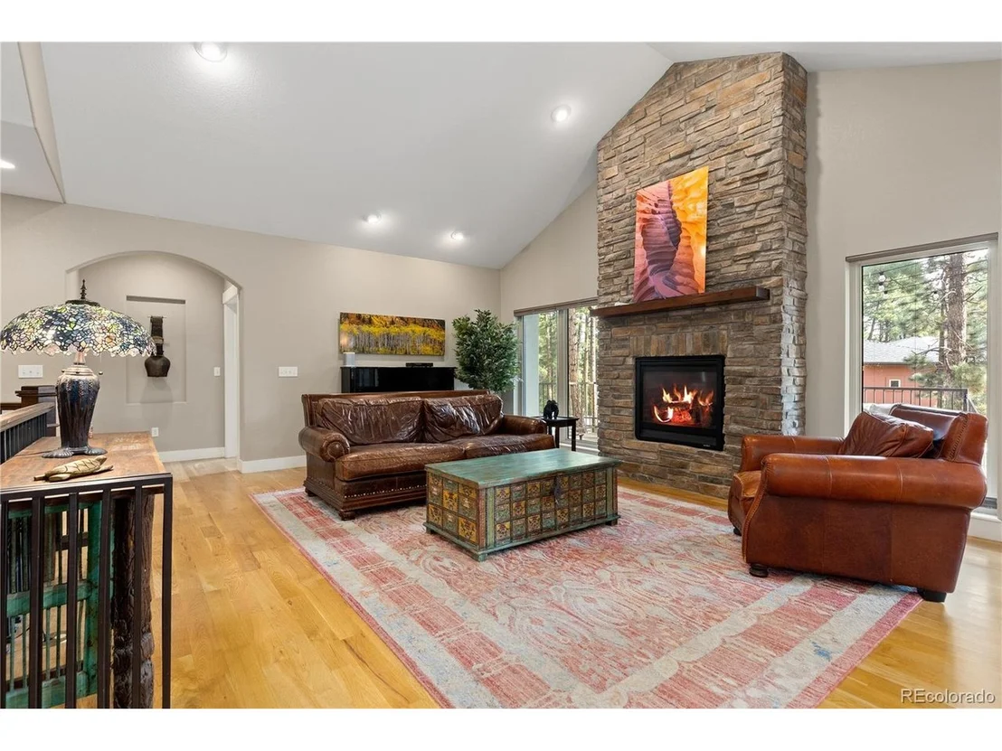 Photo of 1395 Gore Cir