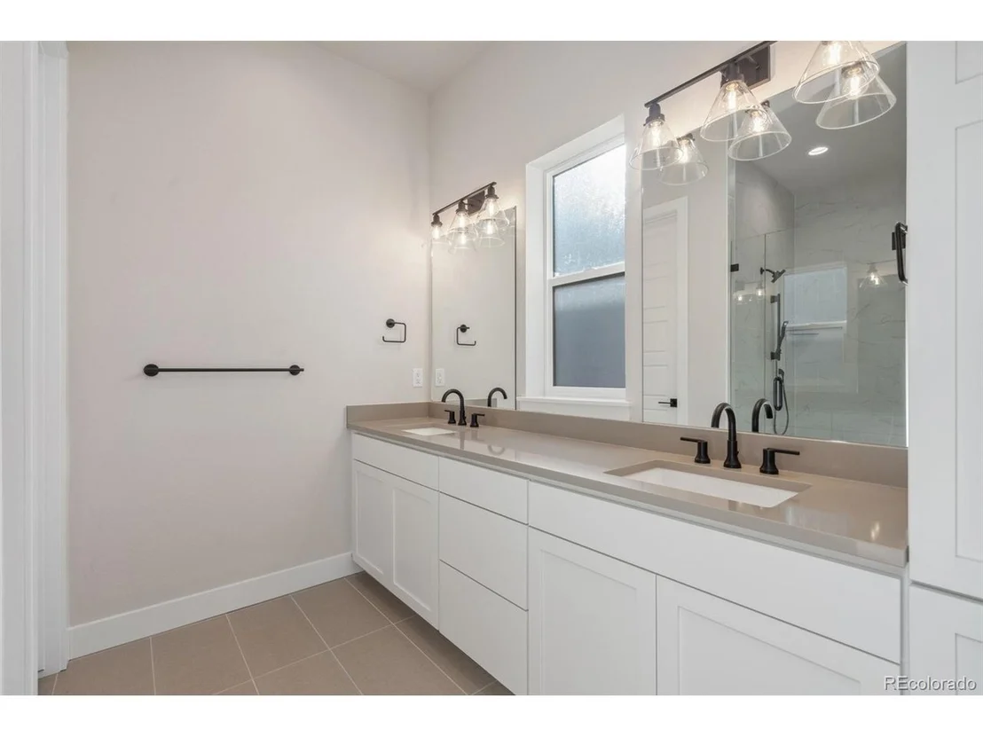 Photo of 1720 Barefoot Dr