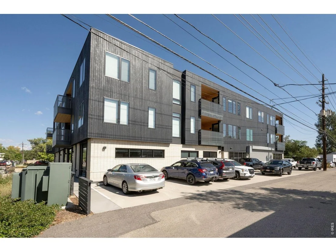 Photo of Unit 205 at 2718 Pine St
