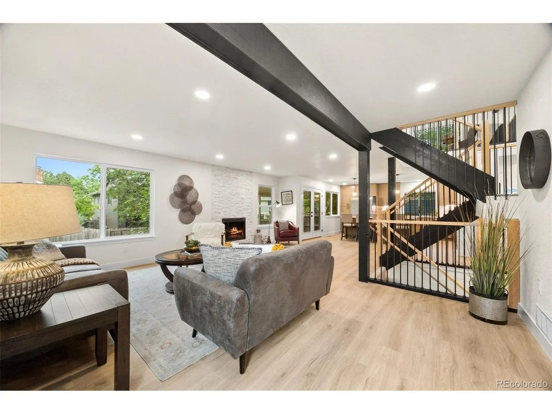 Photo of 8162 Field Cir