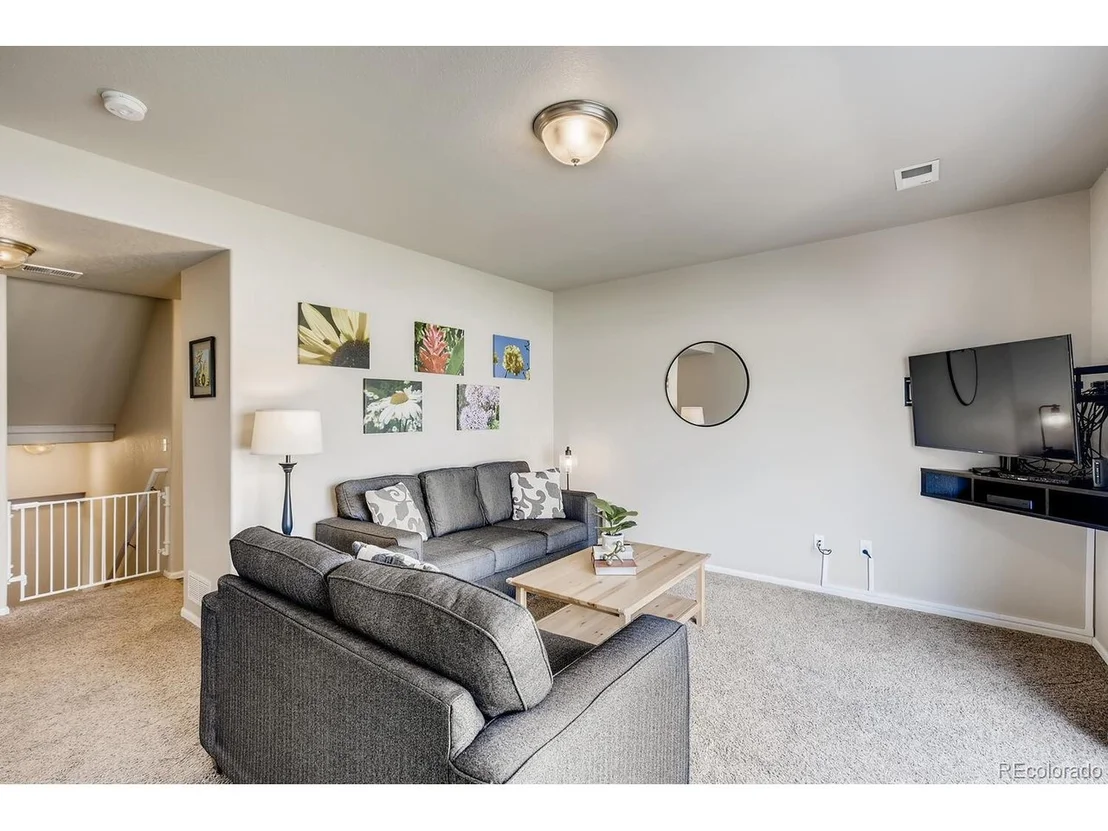 Photo of 5675 Vine Ave