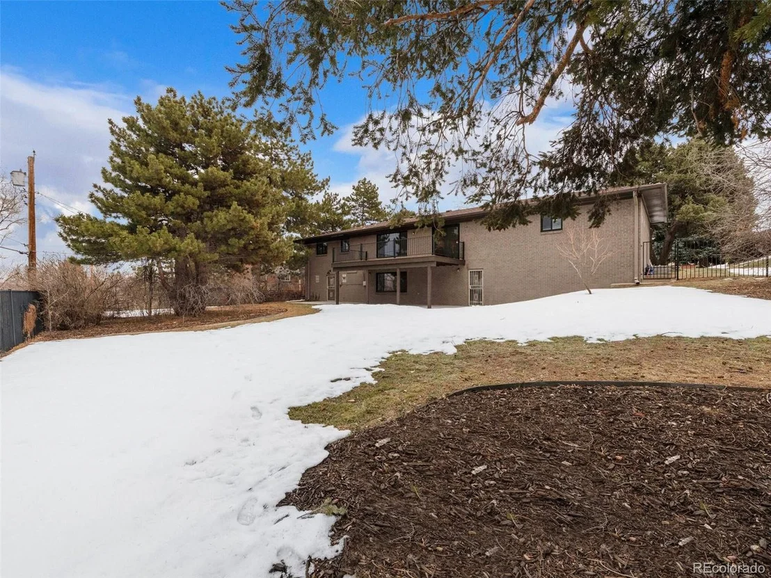 Photo of 1345 Overhill Rd