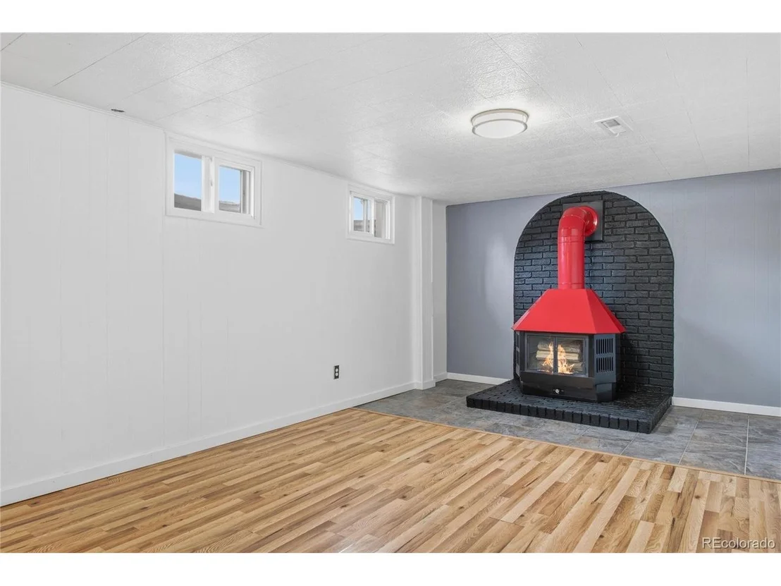 Photo of 580 W 79th Pl