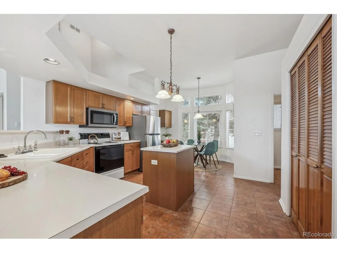 Photo of 1879 Foxfield Dr